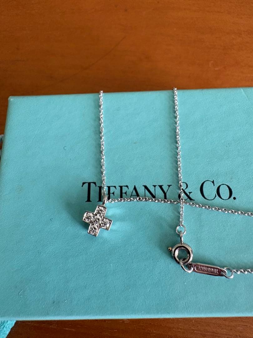ティファニー　クルーシーフォーム ダイヤ PT950 ネックレス