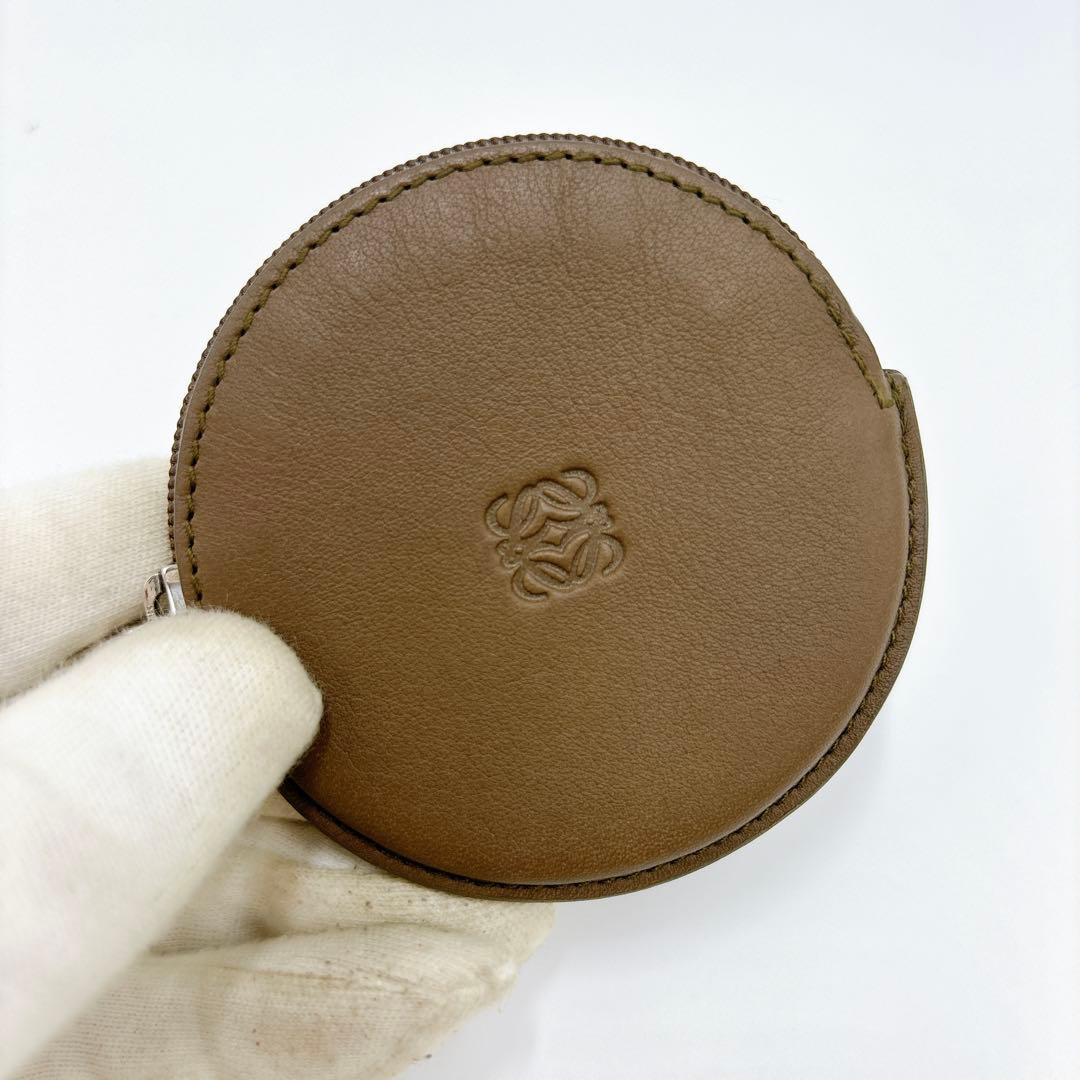 極美品 ＊ LOEWE ロエベ アナグラム レザー 丸型 ケース ブラウン
