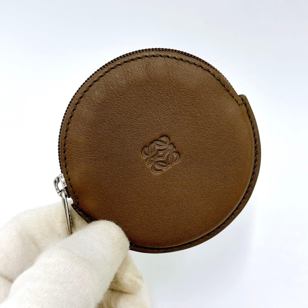 極美品 ＊ LOEWE ロエベ アナグラム レザー 丸型 ケース ブラウン