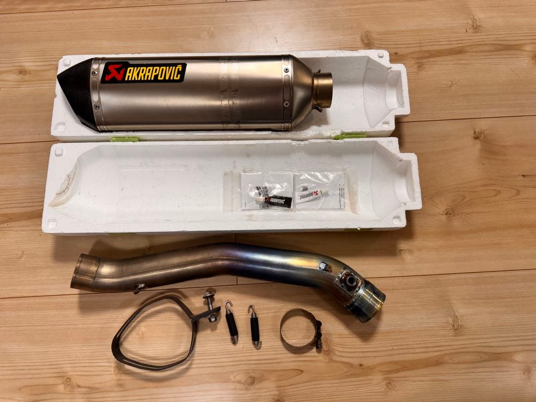 GSX-R1000 K7 Akrapovic スリップオン チタンマフラー