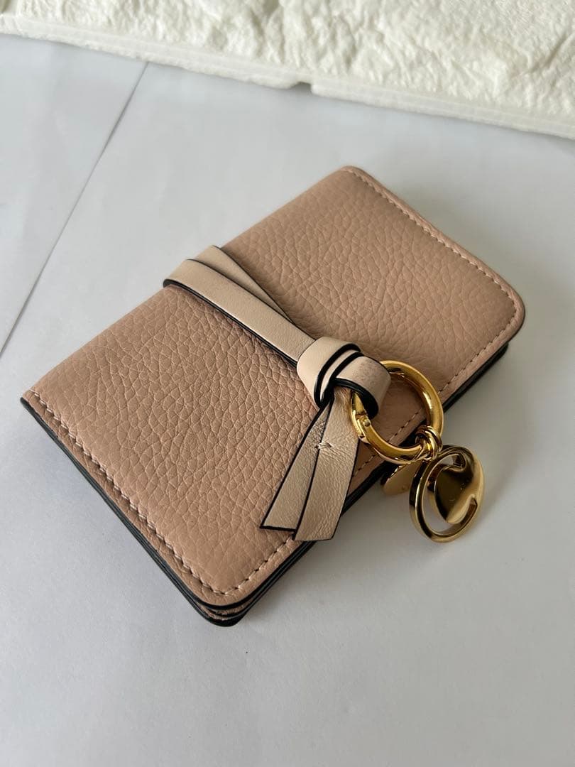 Chloe クロエ　ピンクベージュ　レザー名刺入れ ロゴ金具付き　カード入れ