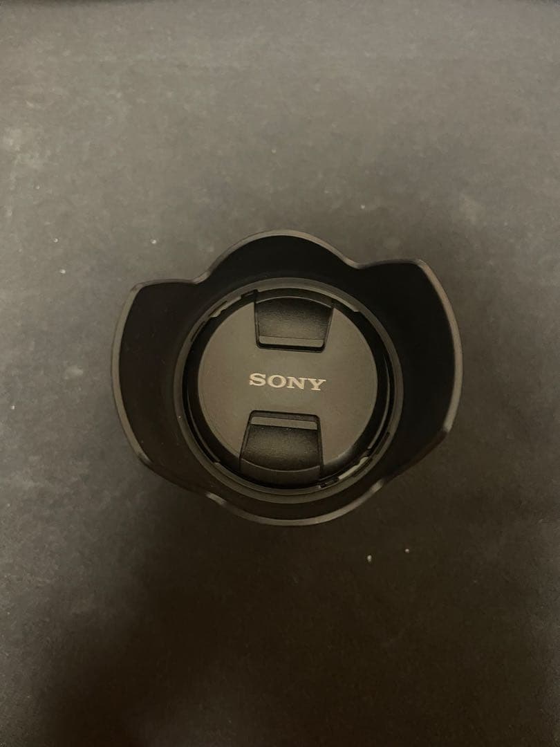 美品SONY 18-135mm f3.5-5.6ズームレンズ sel18135