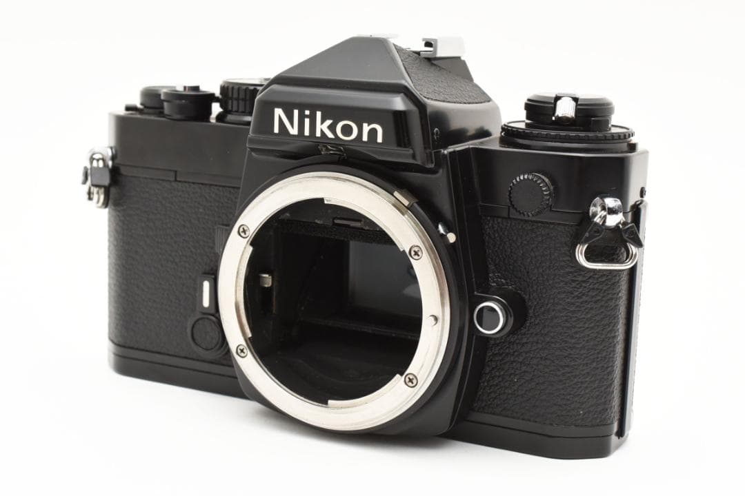 良品 NIKON FE ブラック　フィルムカメラ　モルト新品交換済 N M105