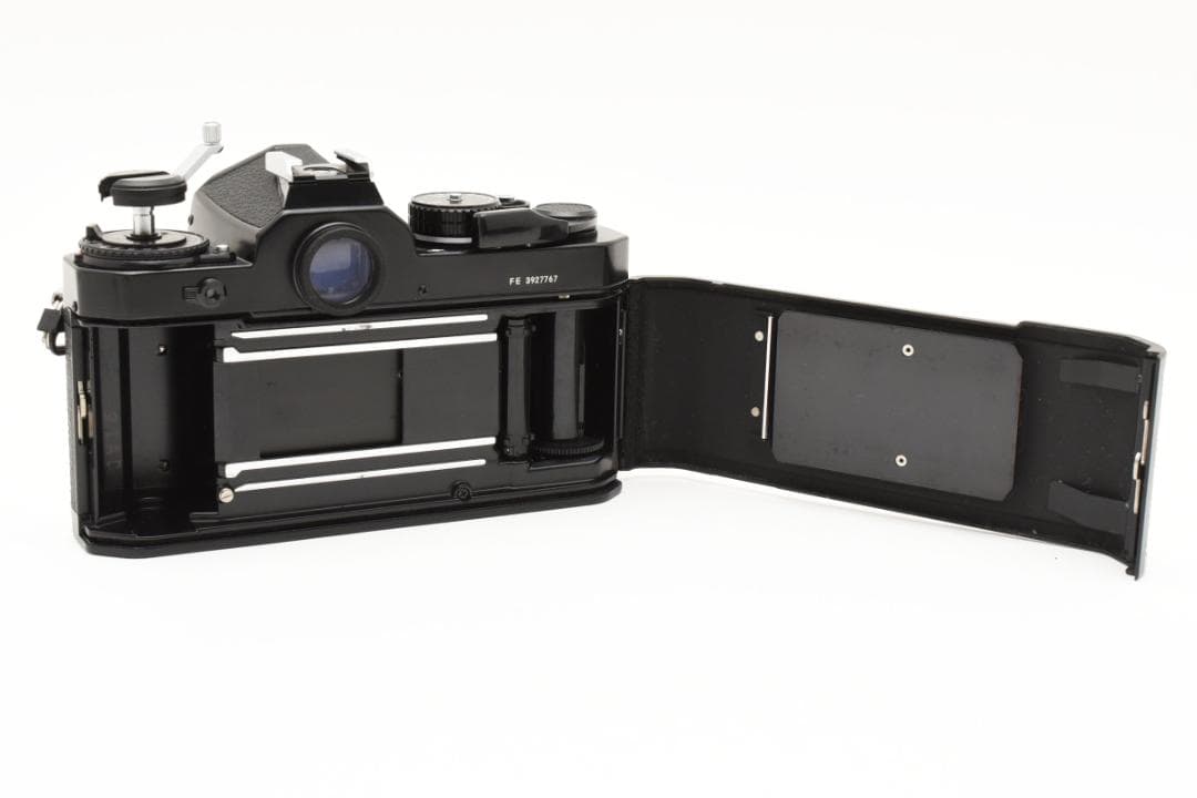 良品 NIKON FE ブラック　フィルムカメラ　モルト新品交換済 N M105