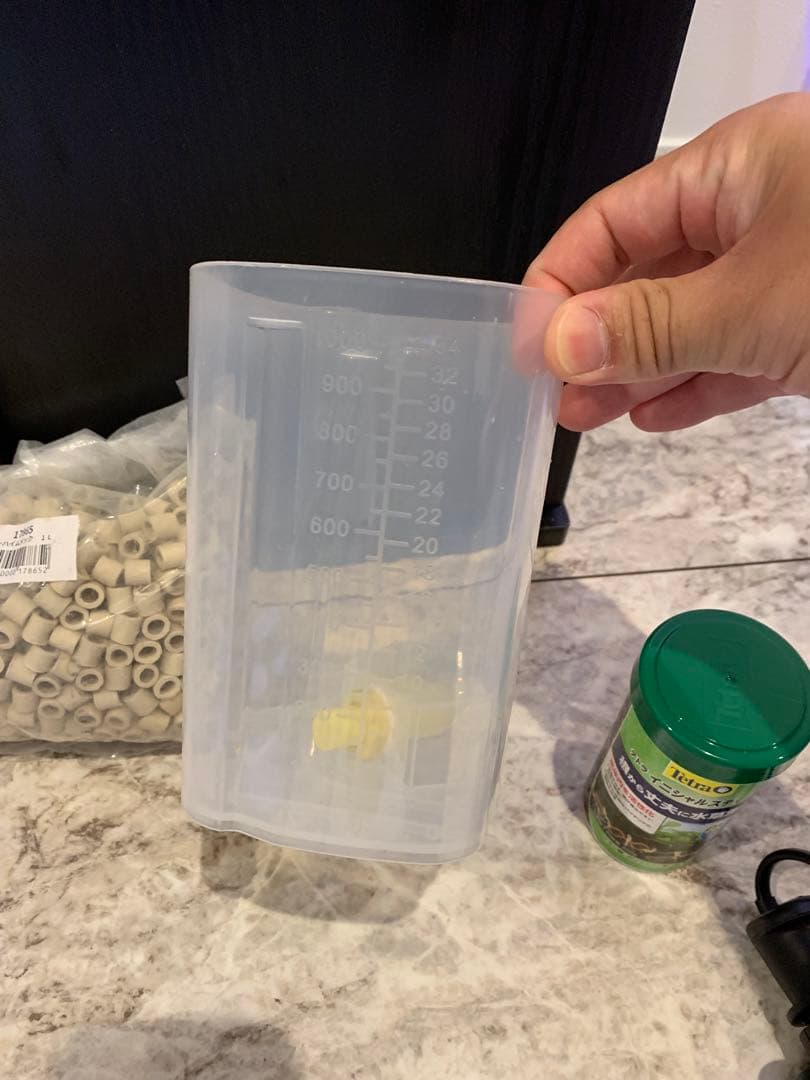 せ*い様 【引き取り限定】30㌢キューブガラス水槽 LEDライト付き 流木と岩の