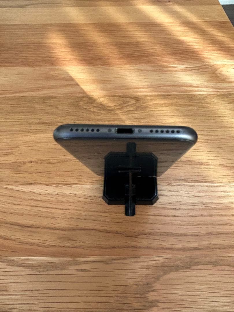 ししママ　iPhone 8 スペースグレイ 64 GB docomo