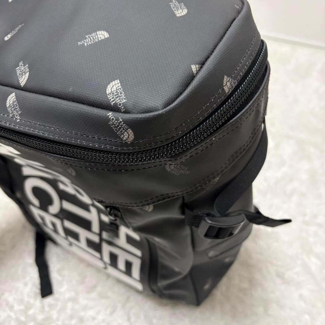 希少　美品　ノースフェイス　ヒューズボックス2 トスロゴプリント　TP　30L