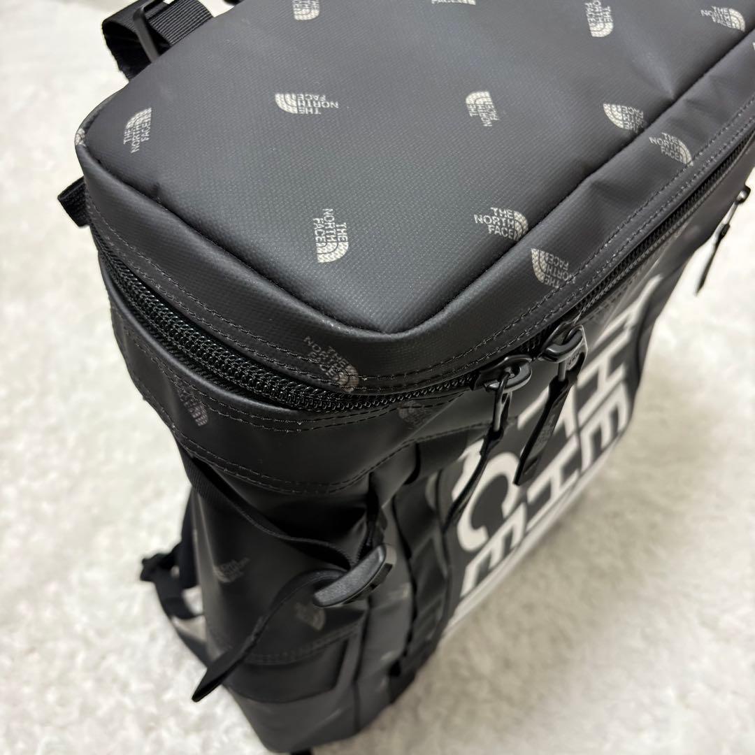 希少　美品　ノースフェイス　ヒューズボックス2 トスロゴプリント　TP　30L