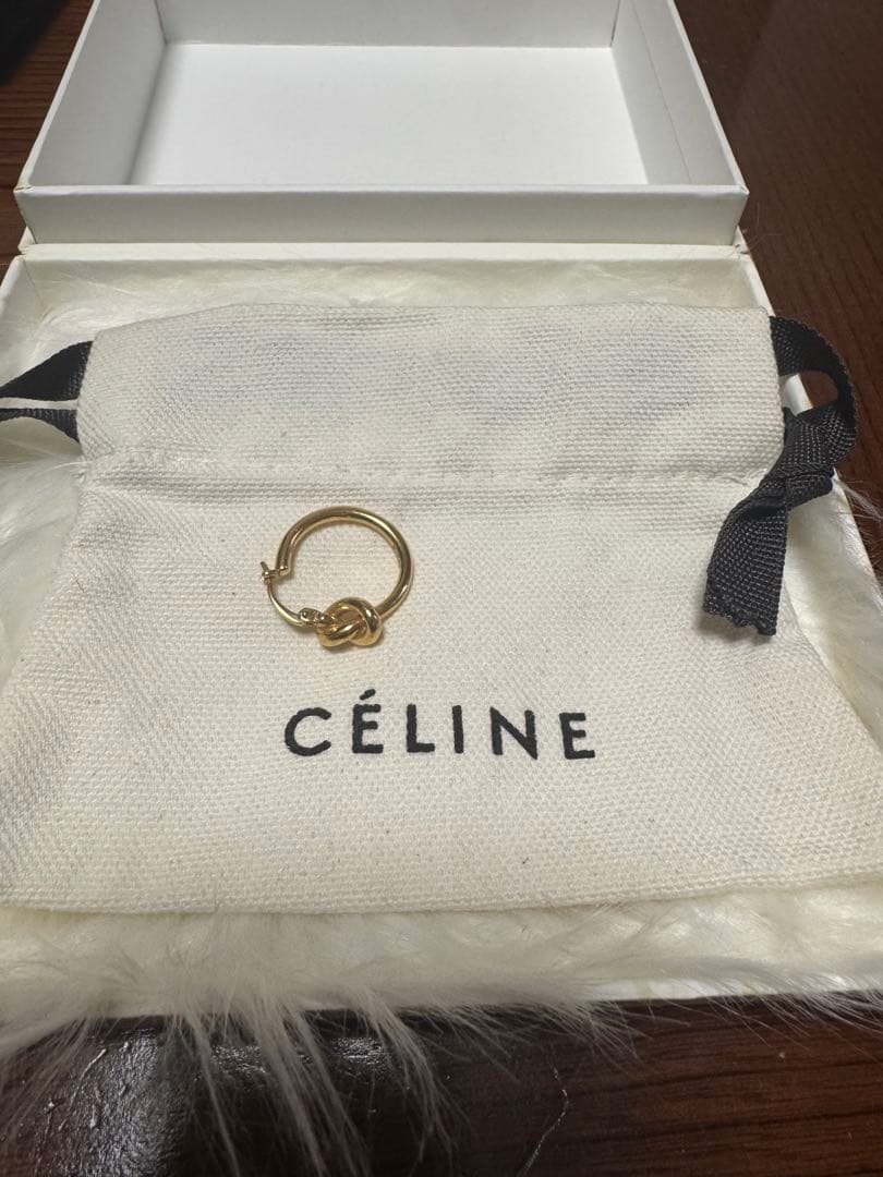 本日のみ値下げ中　CÉLINE ゴールドトーンリング オリジナルポーチ付き