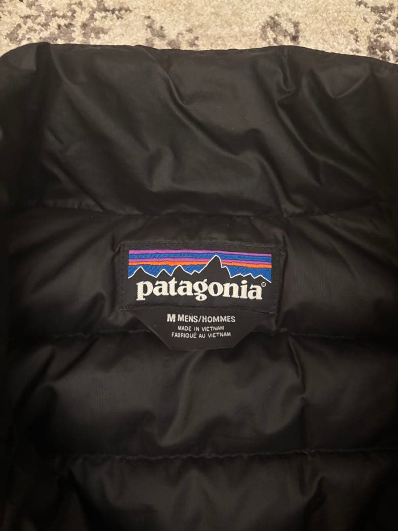 patagonia ダウンセーターベスト 黒 M