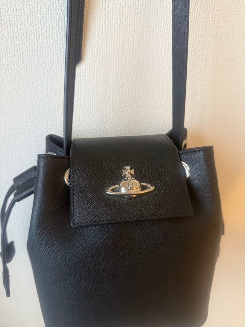 ヴィヴィアンウエストウッドショルダーバッグ（ブラック）