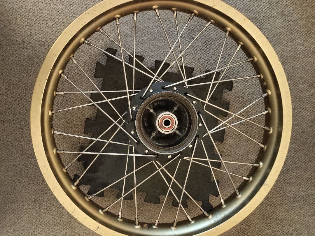 西風　TLR200　ホイール　リア　スポーク新品