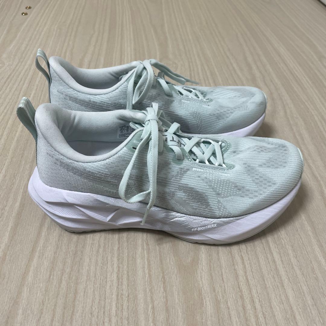 ASICS ノヴァブラスト5 24.5cm