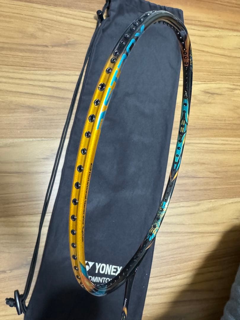 YONEX バドミントンラケット アストロクス88D プロ4UG5 ケース付