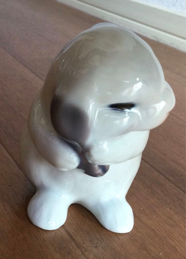   うさぎの置物　イヤーフィギュリン　2018