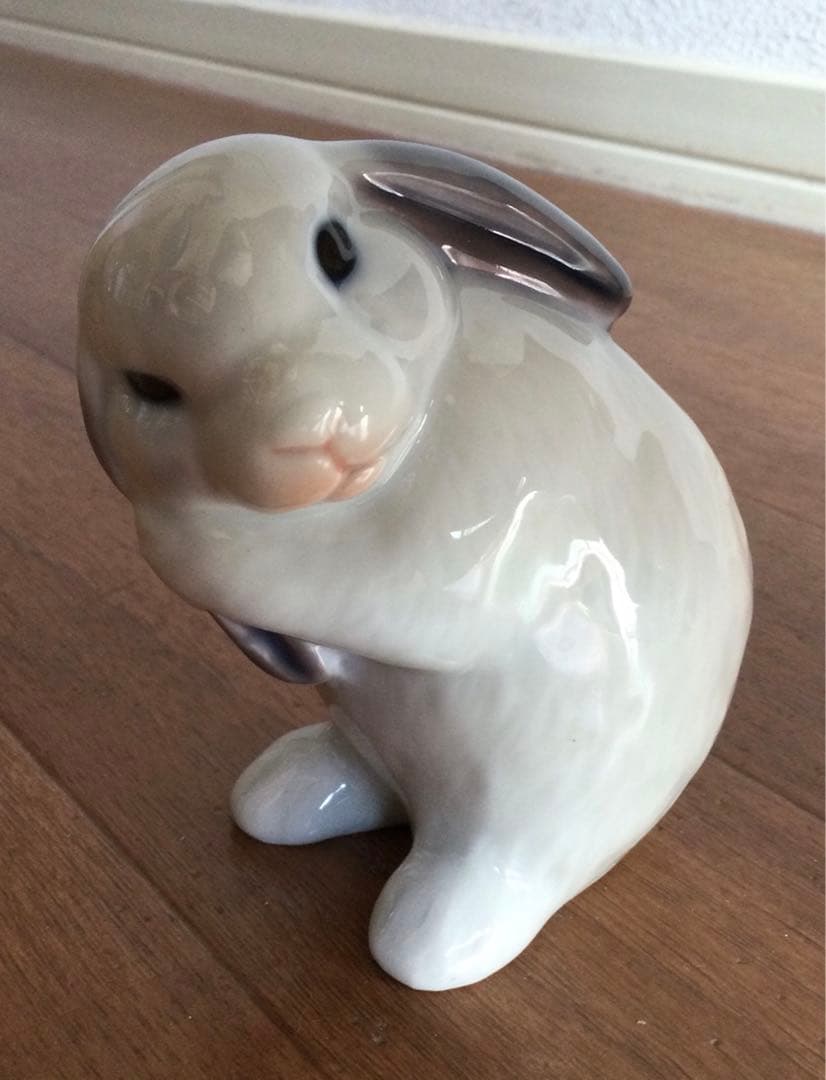   うさぎの置物　イヤーフィギュリン　2018