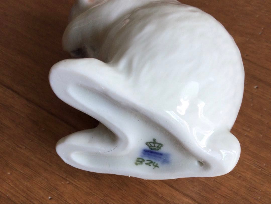   うさぎの置物　イヤーフィギュリン　2018