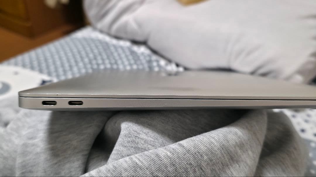 MacBook本体 MacBook Air 2020 i5 8GB/ 512GB
