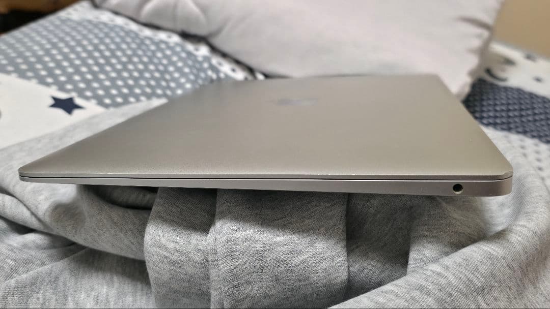 MacBook本体 MacBook Air 2020 i5 8GB/ 512GB
