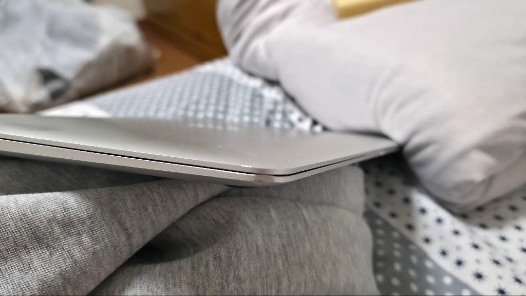 MacBook本体 MacBook Air 2020 i5 8GB/ 512GB