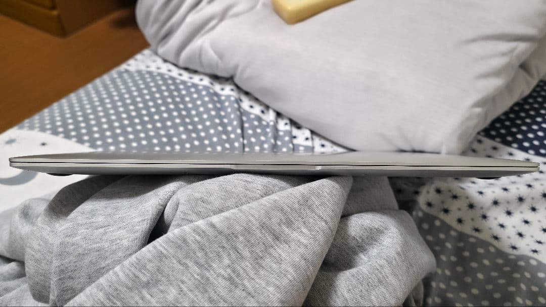 MacBook本体 MacBook Air 2020 i5 8GB/ 512GB