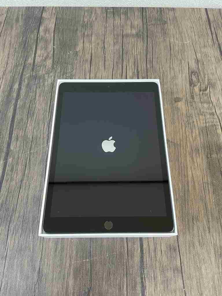 ④【美品】iPad Apple 第9世代　Wi-Fiモデル　64GB