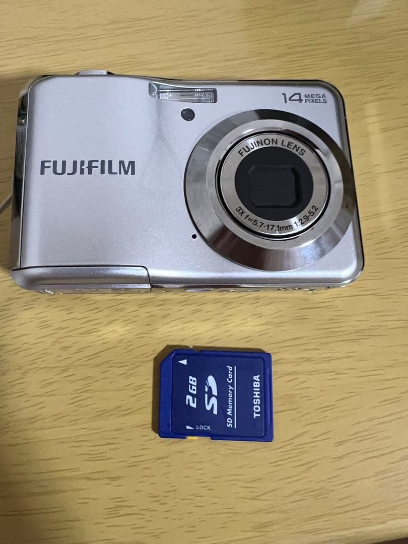 【美品】FUJIFILM FinePix AV230 デジタルカメラ シルバー