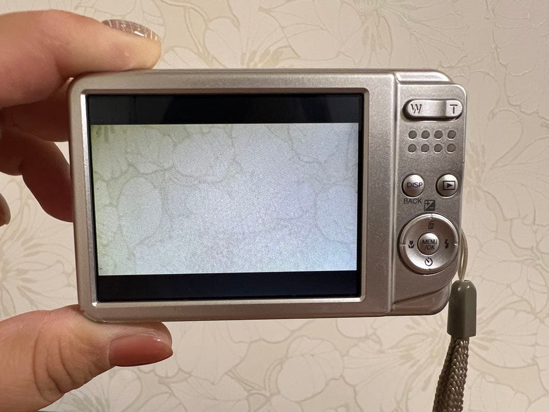 【美品】FUJIFILM FinePix AV230 デジタルカメラ シルバー