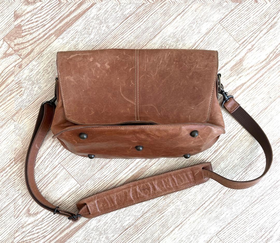 Acru アクリュ　カメラバッグ　レザー