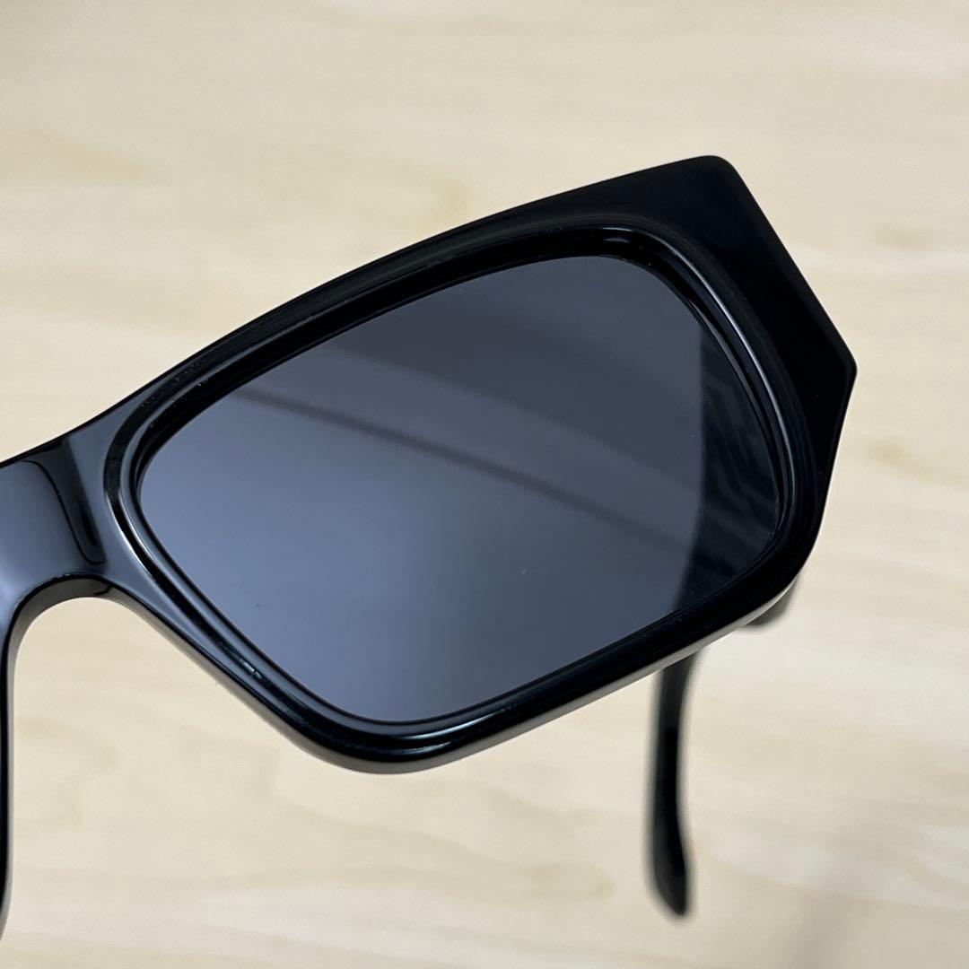 FENDI フェンディ サングラス スクエアフレーム ブラック ケース クロス付