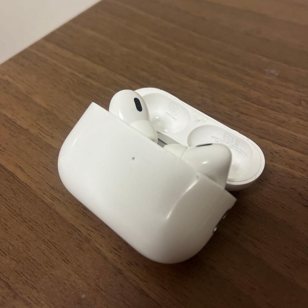 AirPods Pro 第2世代 本体 、充電ケーブルなど付属品は購入時と同様
