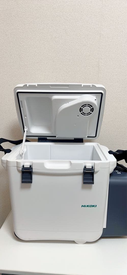 HIKOKI コードレス冷温庫　UL18DA バッテリー２個付き