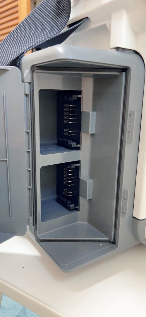 HIKOKI コードレス冷温庫　UL18DA バッテリー２個付き