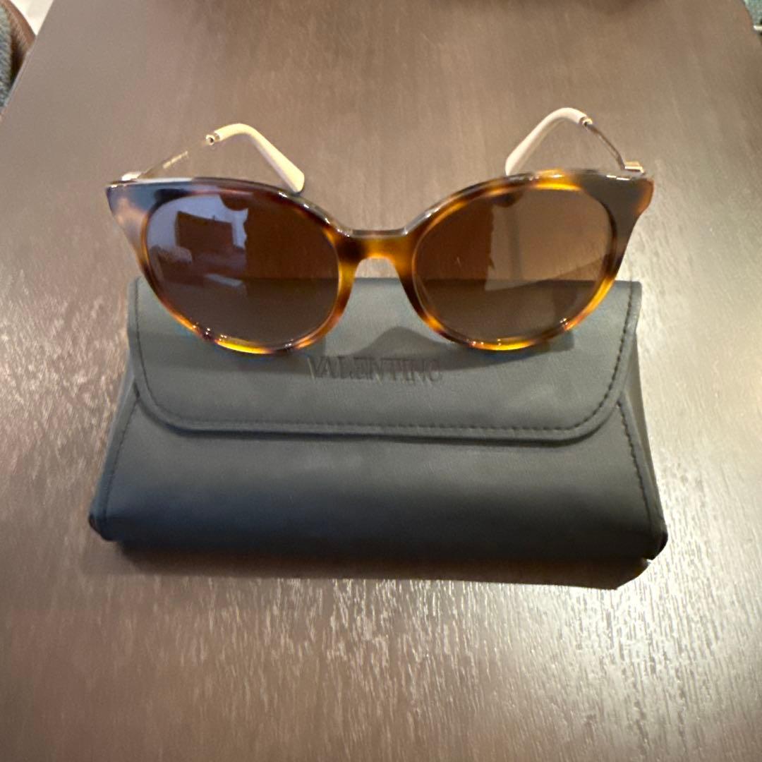 VALENTINO ヴェレンティノ　レディースサングラス