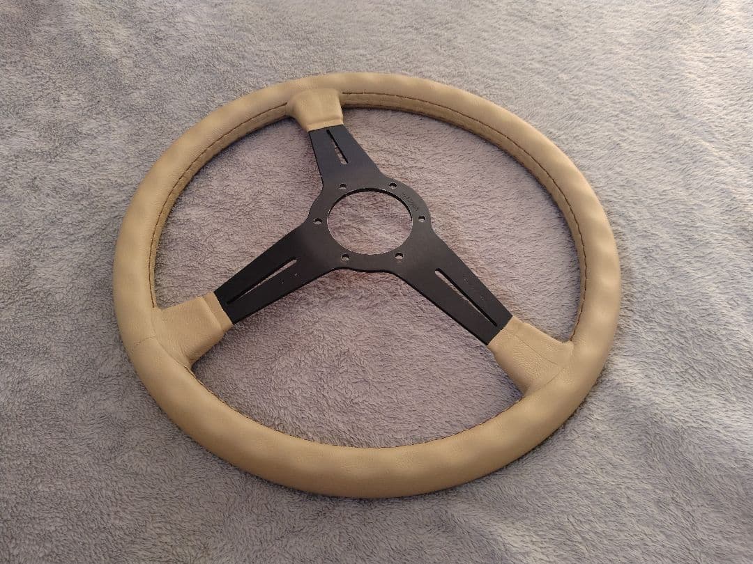 750 Z 　ナルディ　クラシック　革張り替え依頼品