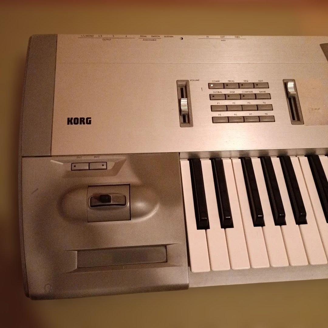 KORG TRINITY 61鍵 シンセサイザー キーボード コルグ トリニティ