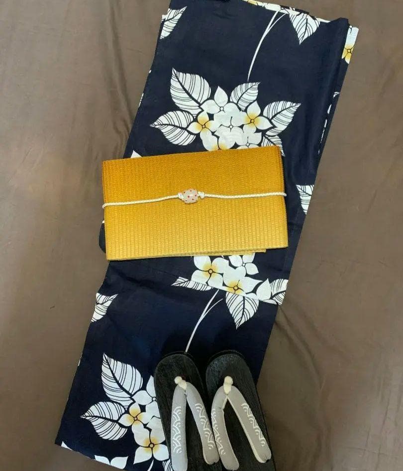 ◆大人ゆかた◆品ある紫陽花（あじさい）紺浴衣◆どなたでもお似合いになるシンプル柄