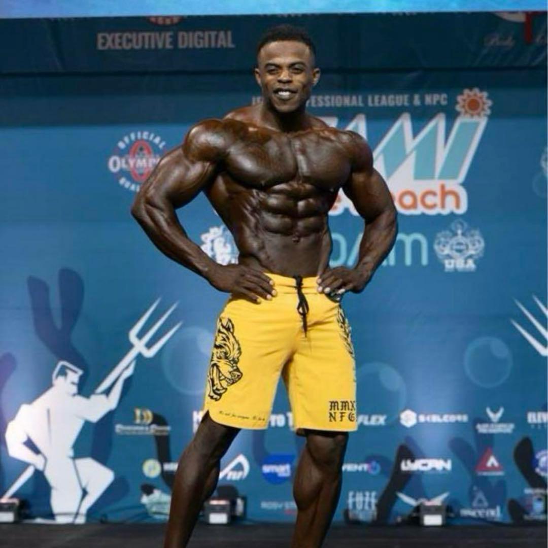 5908完売 darcsport　ダルクスポーツ　ステージショーツ　28ゴールド