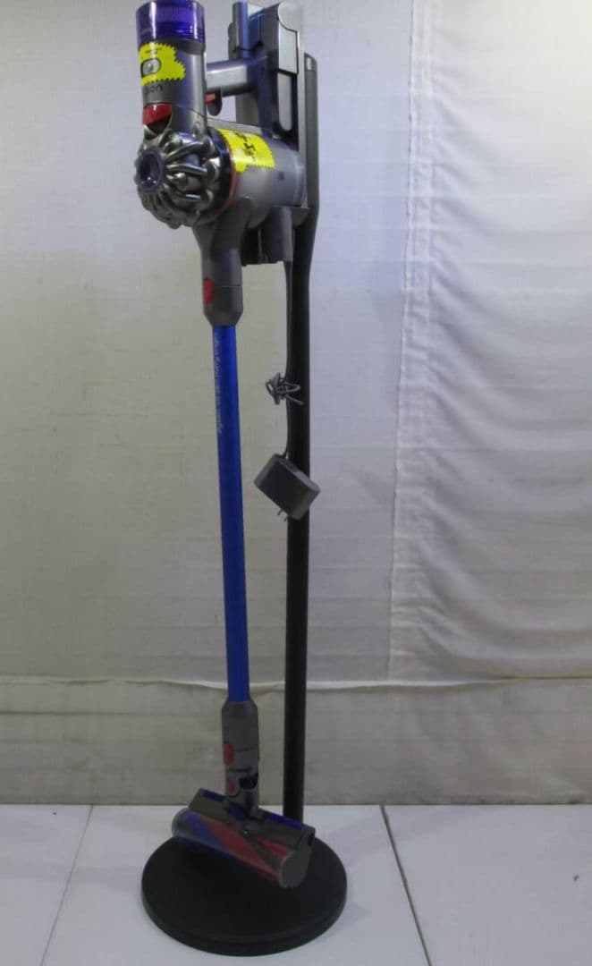 Dyson純正ｖ8Slim スティッククリーナー 本体 スタンド付きで