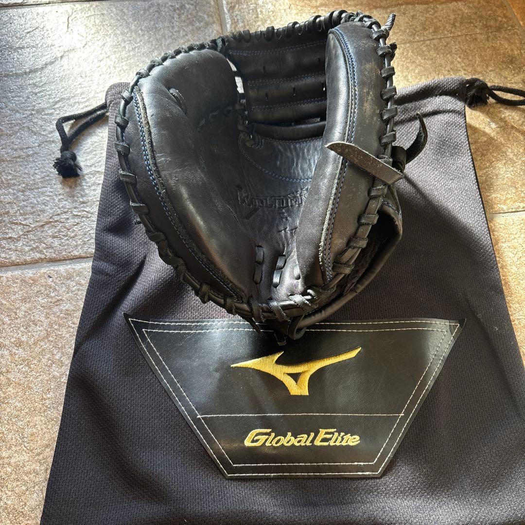 美品　MIZUNOミズノ　少年軟式用キャッチャーミット　左利き用　サウスポー　黒