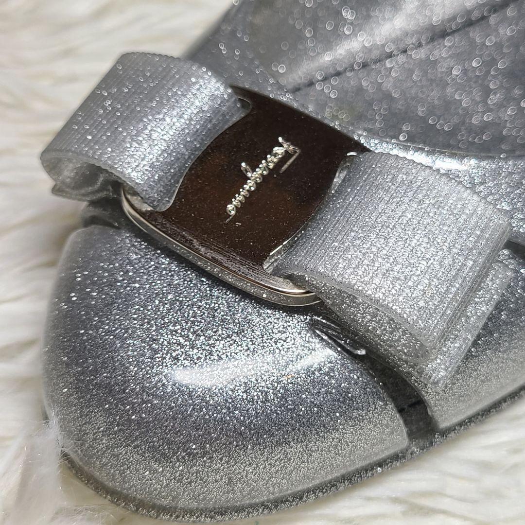 【Ferragamo】ヴァラ　ラバーフラットシューズ　レインパンプス