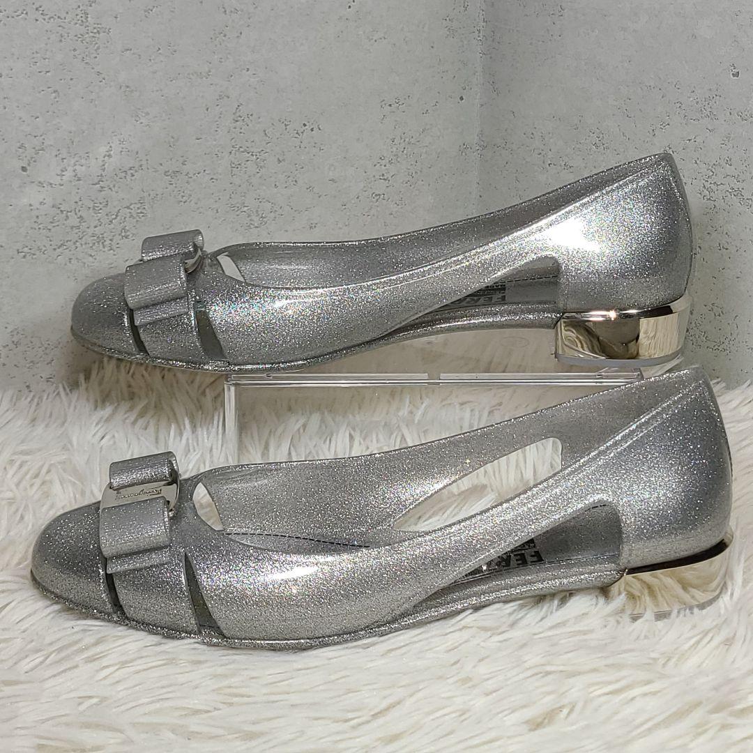 【Ferragamo】ヴァラ　ラバーフラットシューズ　レインパンプス