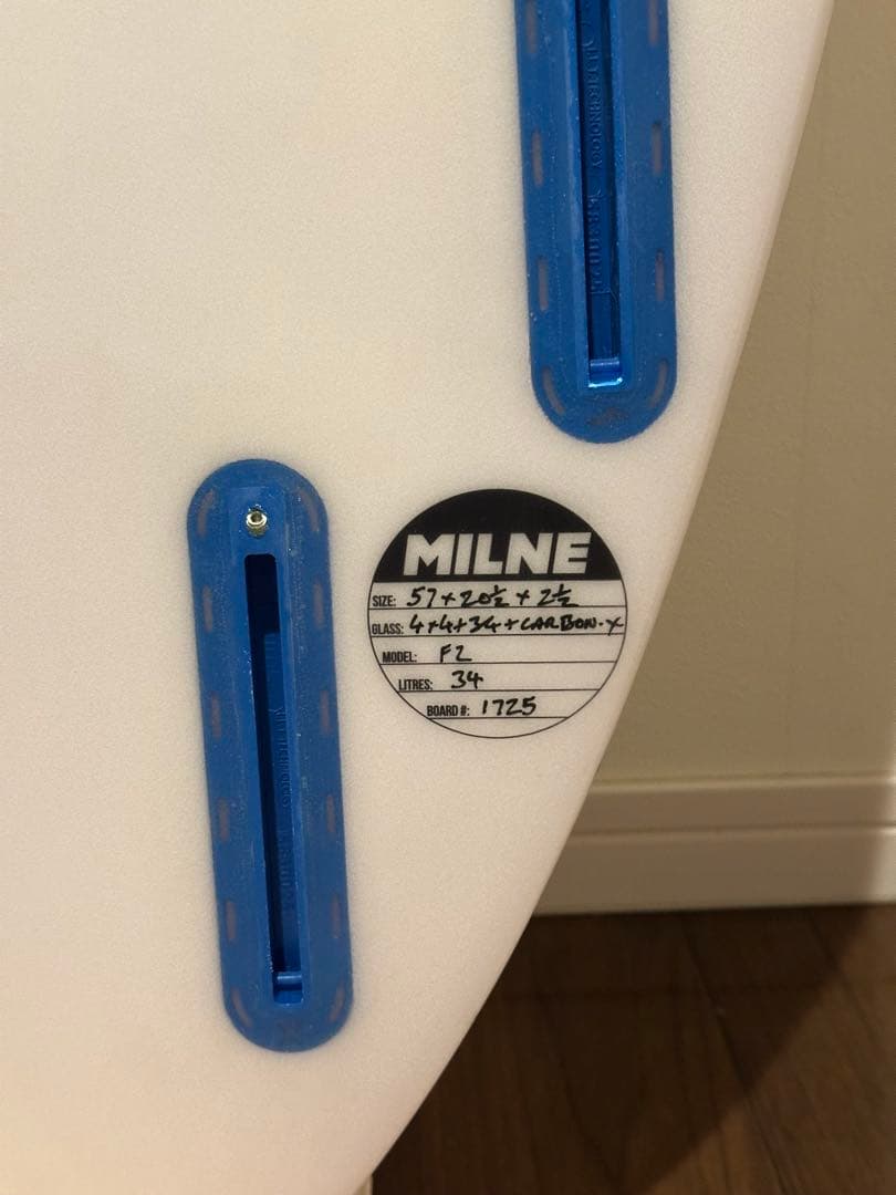 MILNE ショートファン F-2 5,7 (34L)フィン付き サーフボード