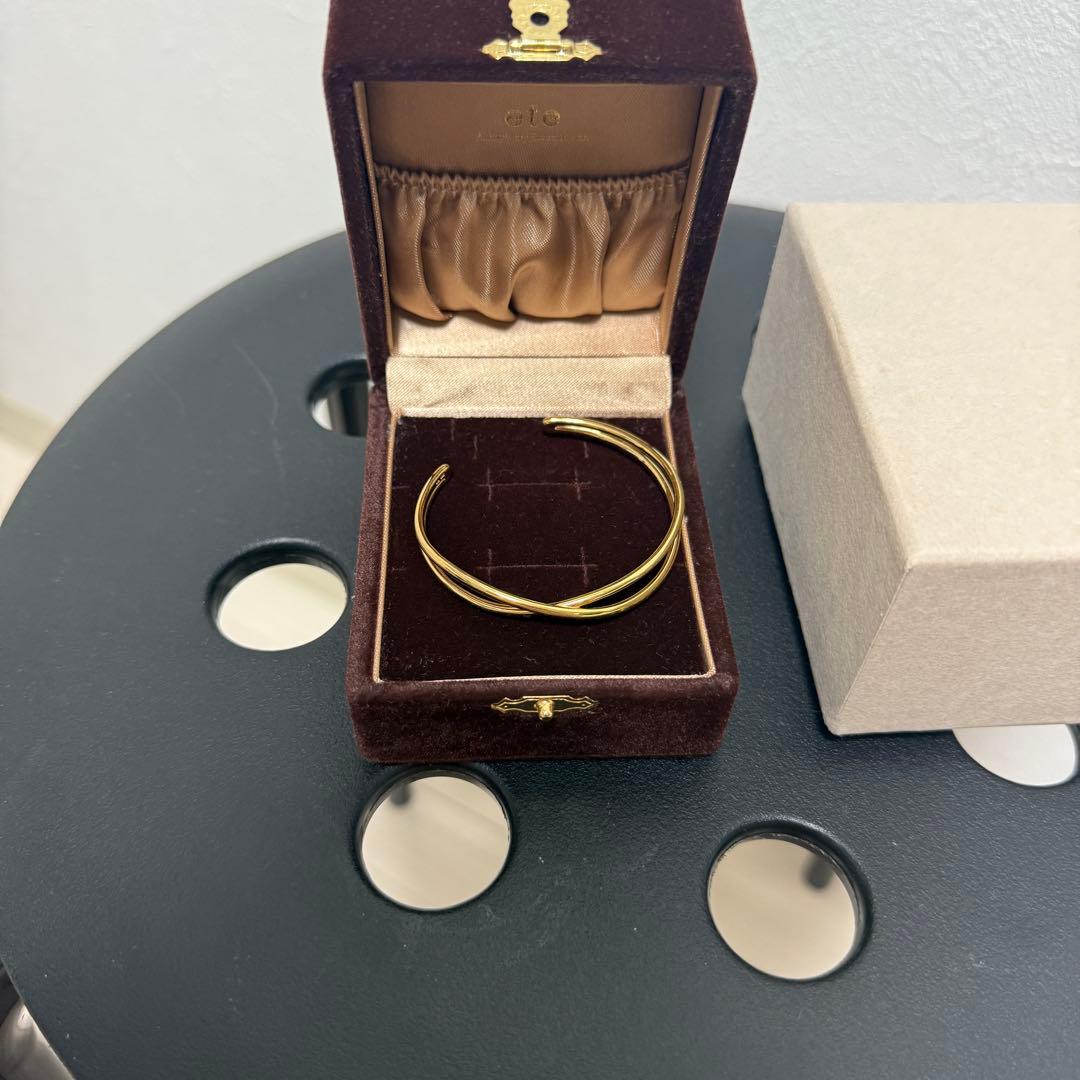 ete クロスバングル　ゴールド