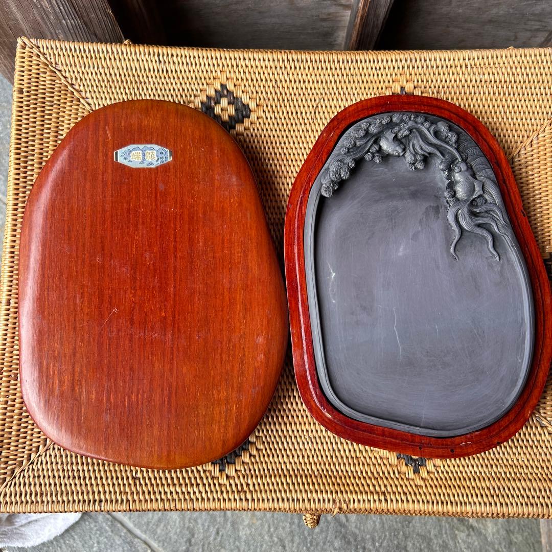 金魚？ 鯉？彫刻デザイン 木製硯箱 楕円形