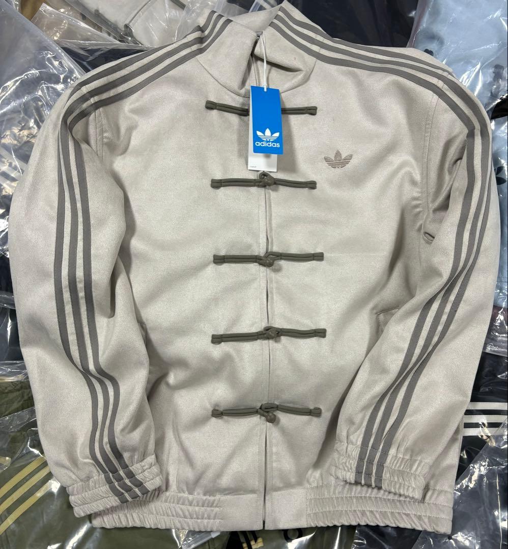 アディダス 中国限定 蛇年トラックジャケットホワイトLサイズ”