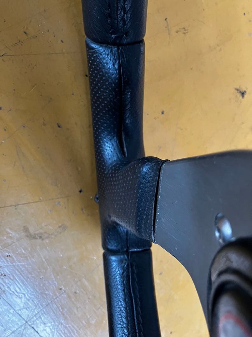 MOMO RACE D32 ステアリング　小径