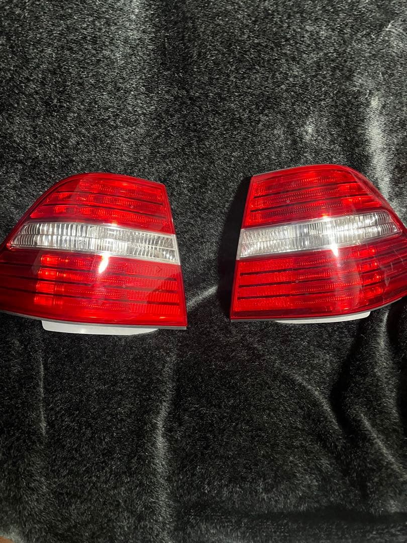 30セルシオ後期　純正テール