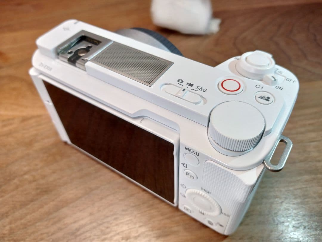 a*e様 【メーカー保証 5月6日迄付帯】SONY ZV-E10M2 ボディ取説