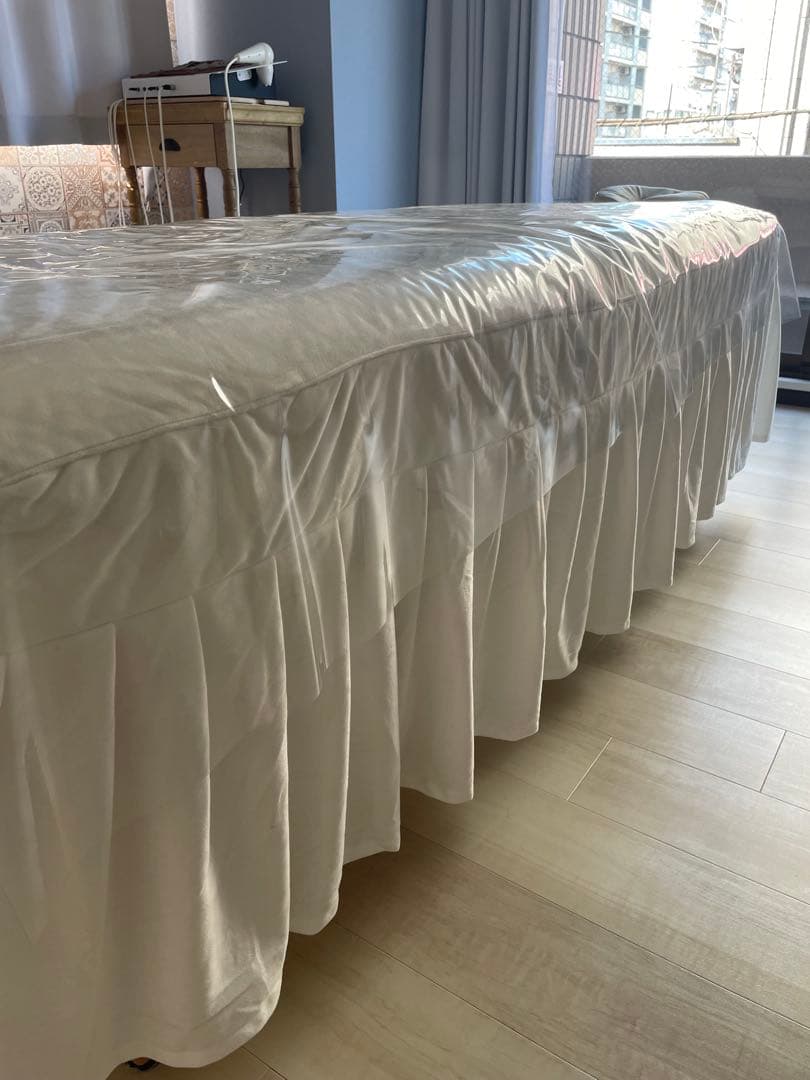 エステサロン　施術ベッド